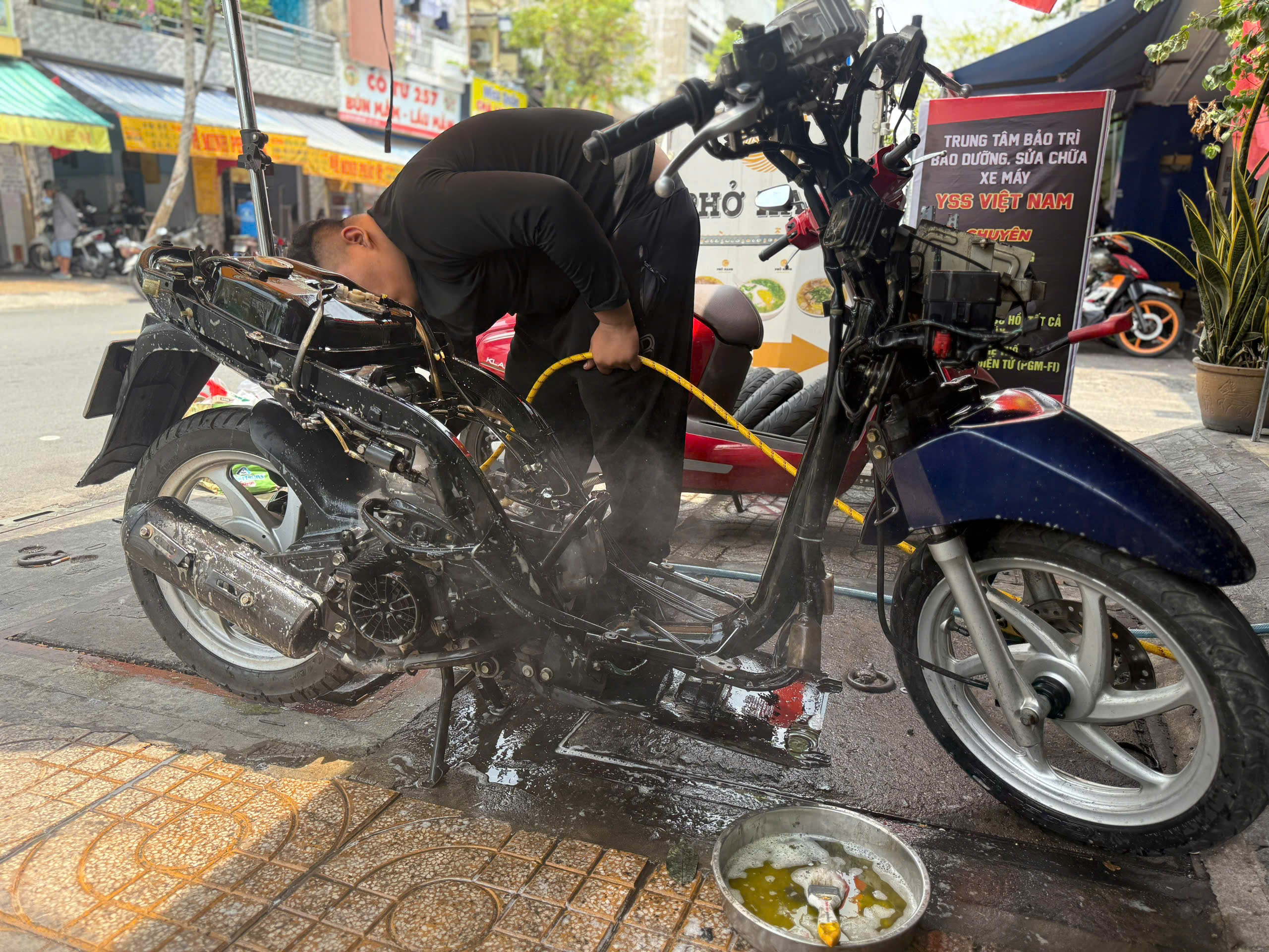 Đ/C : 97 Huỳnh Mẫn Đạt, Phường 7, Quận 5, Hồ Chí Minh, Việt Nam. Thời gian làm việc: 08g.00 – 17g30 từ T3 – CN . ( Thứ 2 nghỉ)